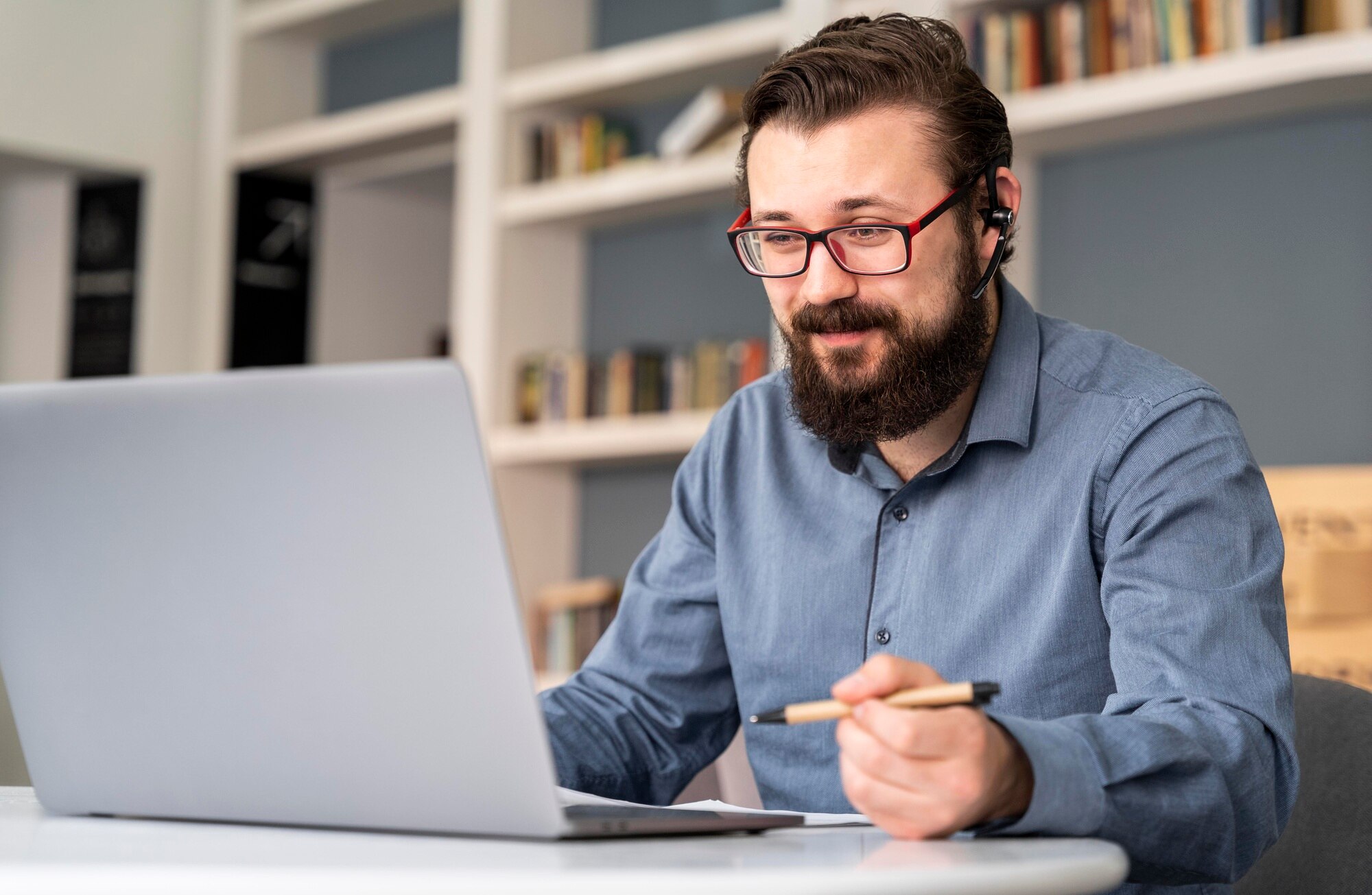 medium shot man with laptop 23 2148938336